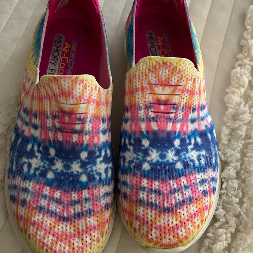 Sketcher slip on sneakers